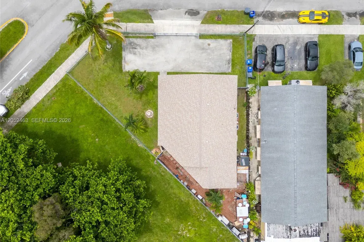 5829 Taylor St, Hollywood FL 33021
