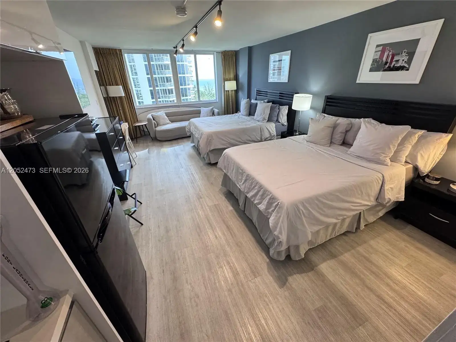 19201 Collins Ave # 718, Sunny Isles Beach FL 33160 photo 2