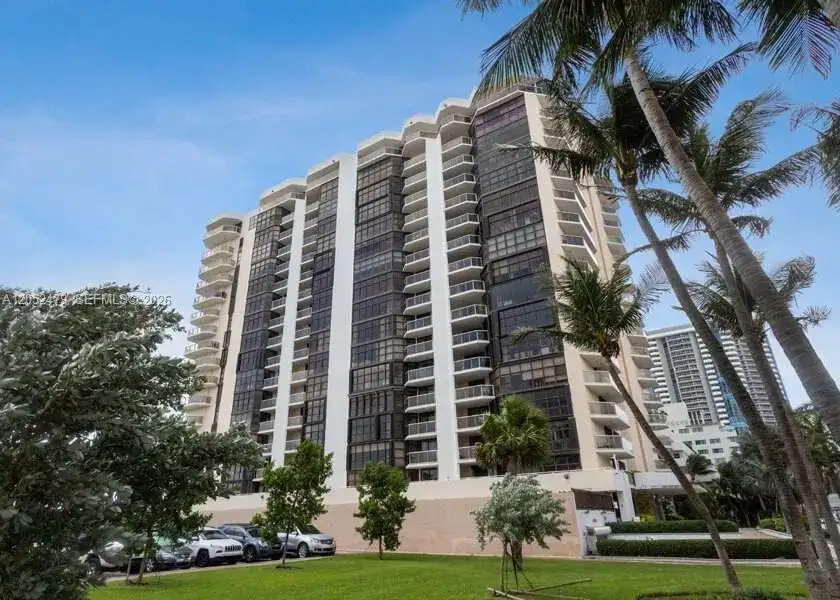 6423 Collins Ave # 809, Miami Beach FL 33141 photo 2