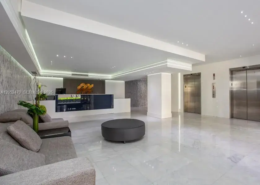 6423 Collins Ave # 809, Miami Beach FL 33141