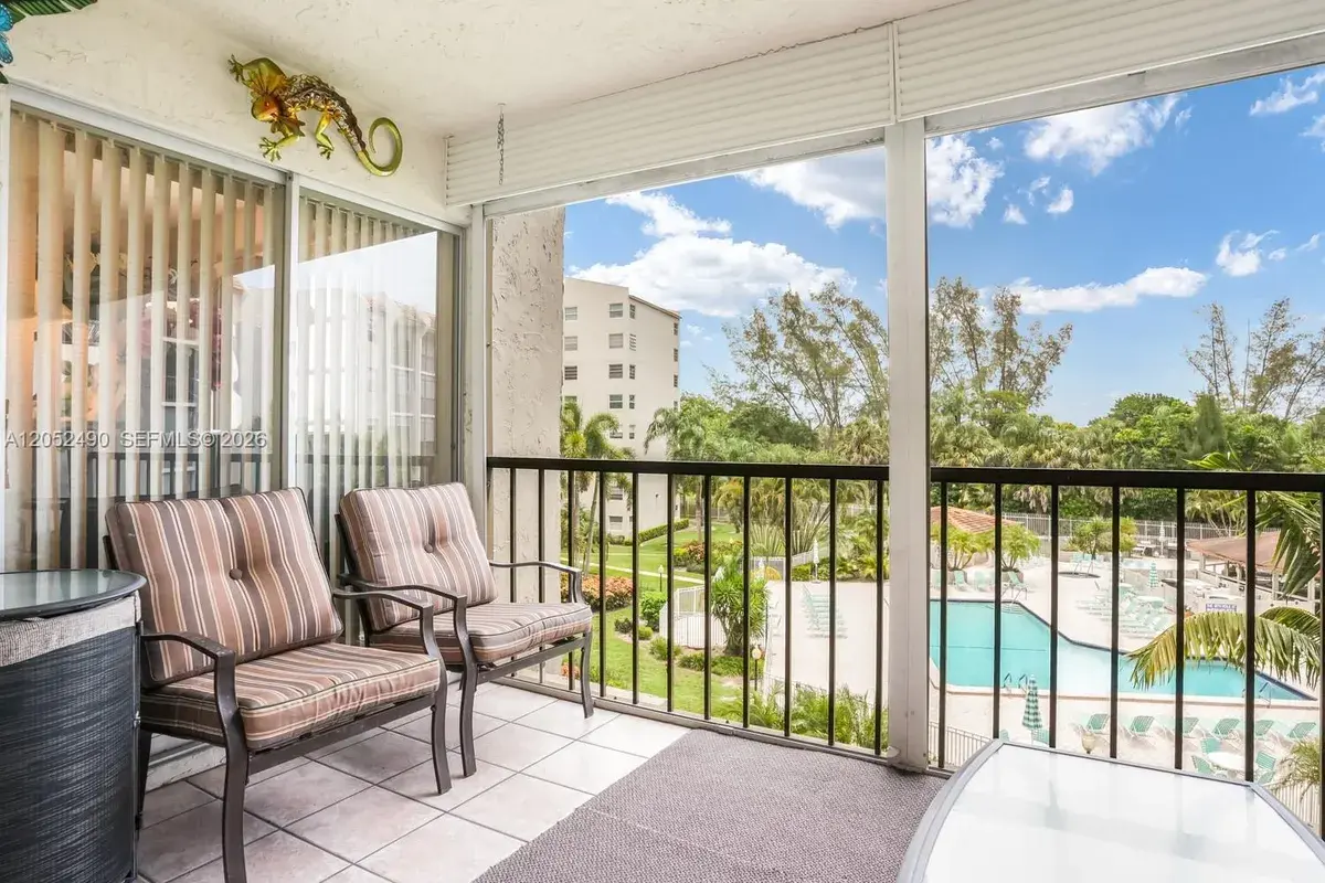 3930 Inverrary Blvd # D, Lauderhill FL 33319