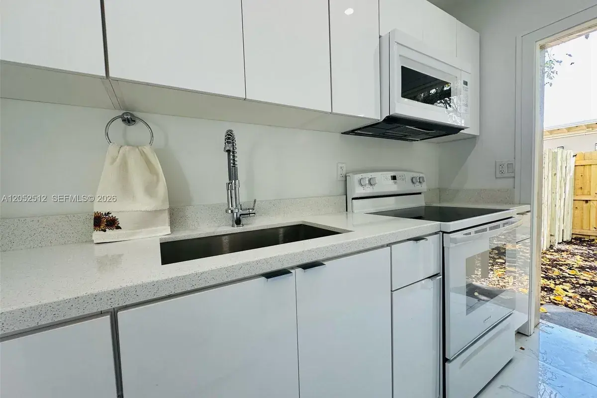 407 SE 14th Ct # 1, Fort Lauderdale FL 33316
