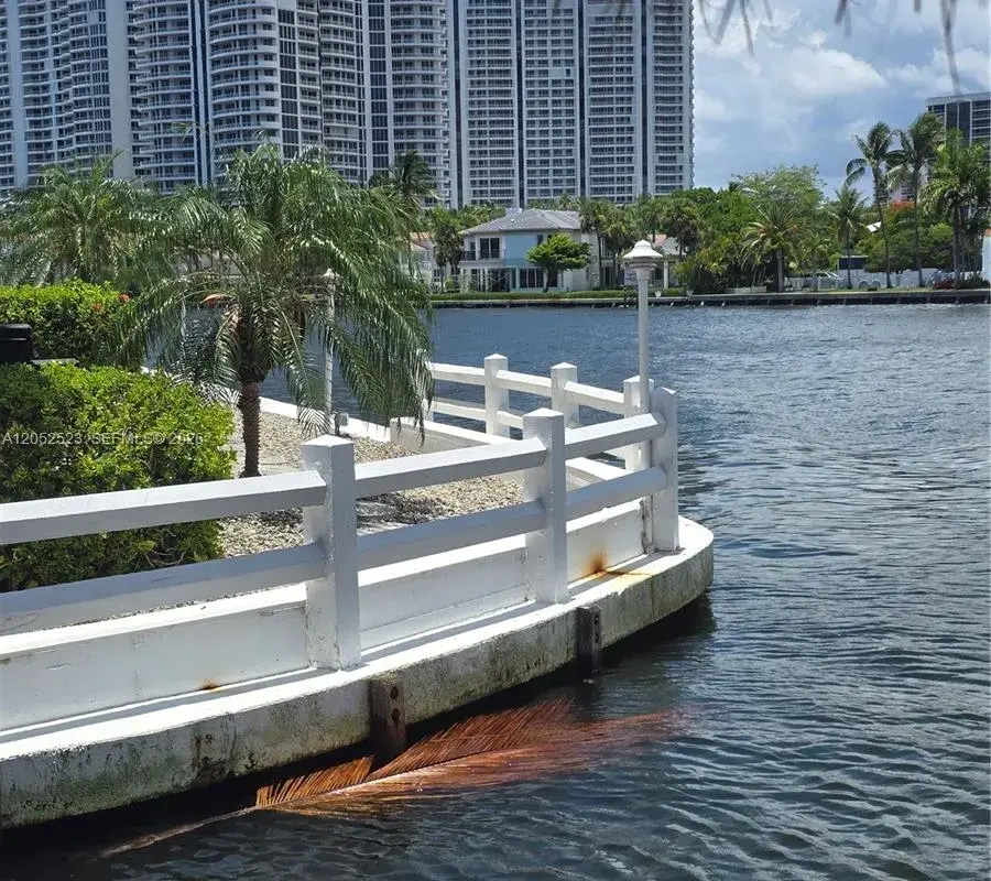 3177 S Ocean Dr # 217, Hallandale Beach FL 33009