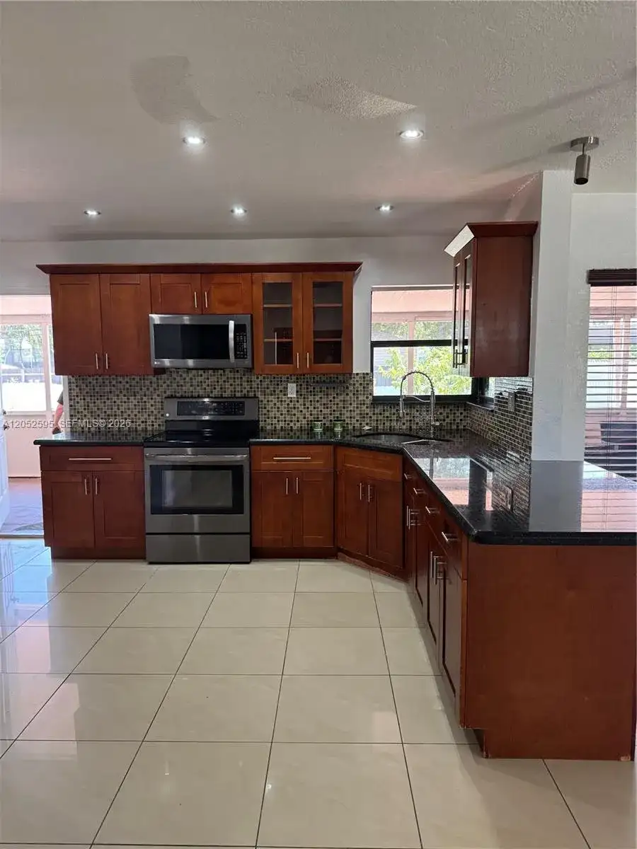 8240 NW 181st St # 1, Hialeah FL 33015 photo 4