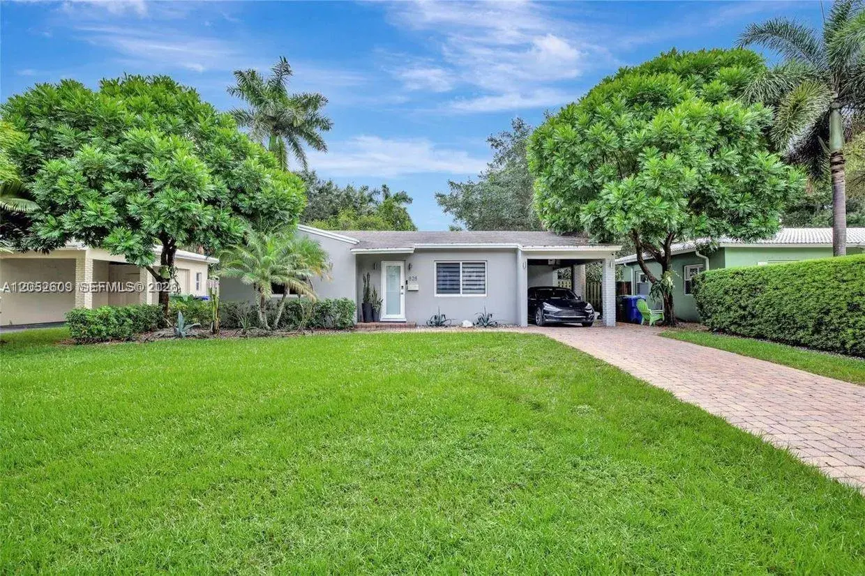 828 SW 15th St, Fort Lauderdale FL 33315