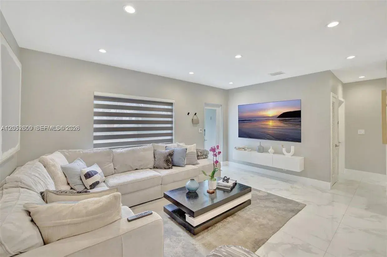 828 SW 15th St, Fort Lauderdale FL 33315