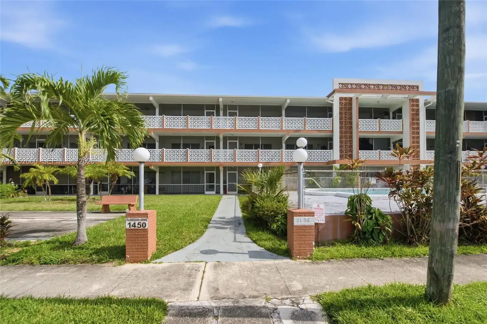 1450 NE 170th St # 209, North Miami Beach FL 33162