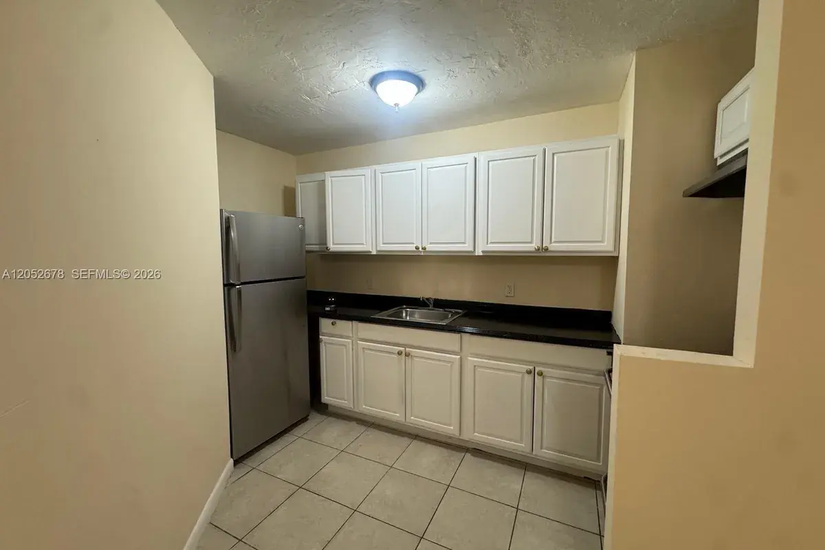 1200 NW 9th St # B, Fort Lauderdale FL 33311