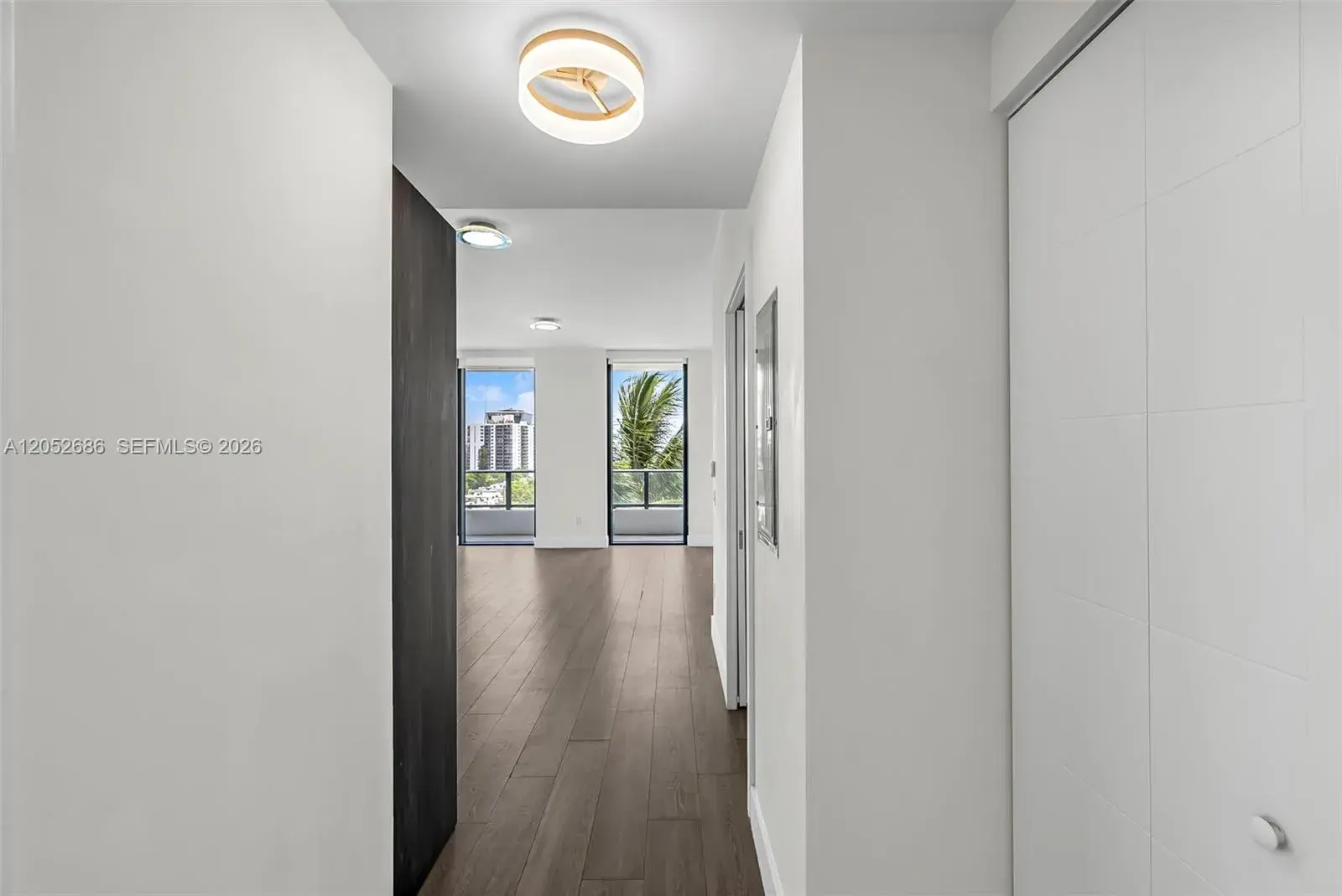 2960 NE 207th St # 811, Aventura FL 33180