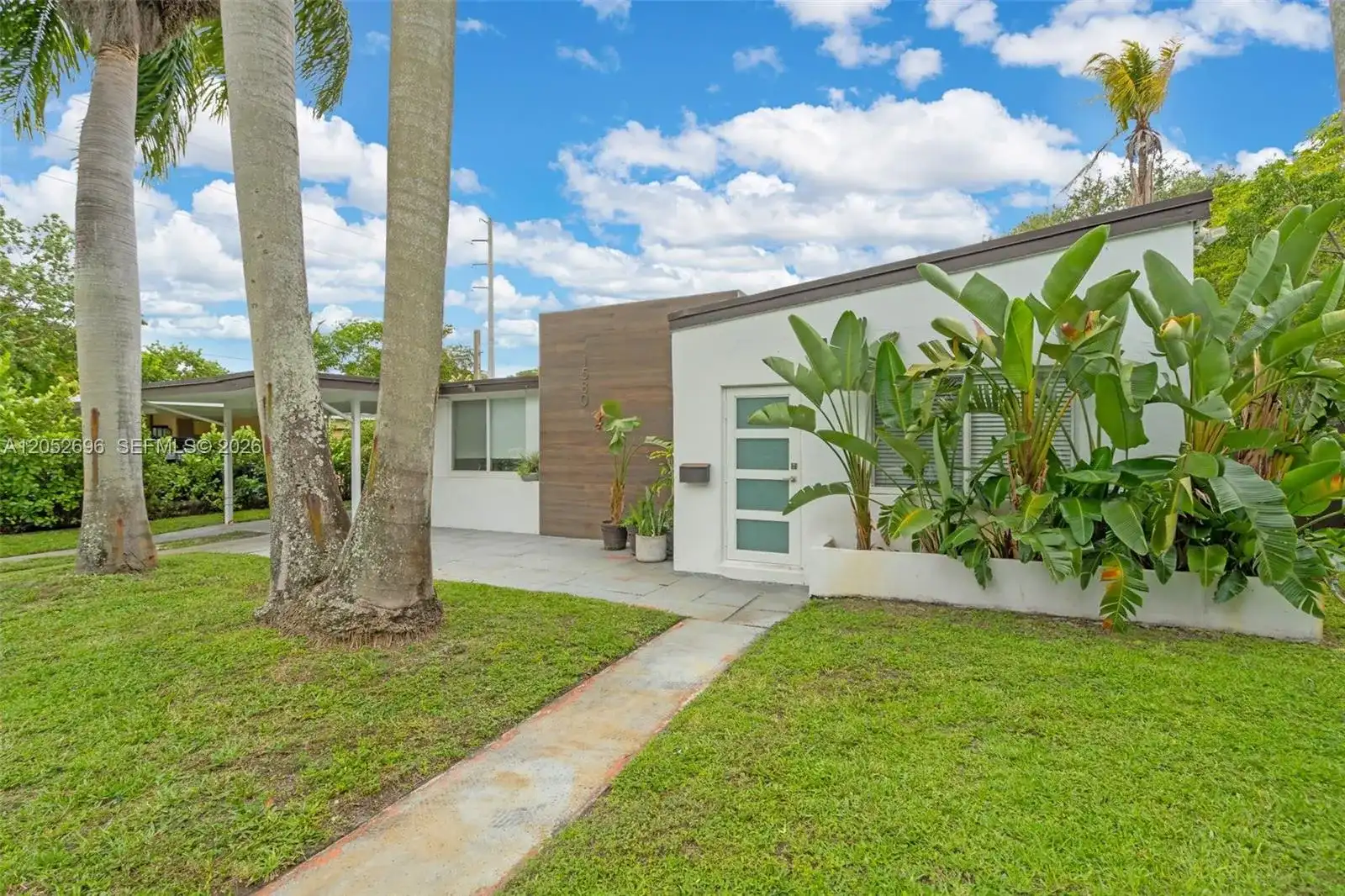 1580 NE 139th St, North Miami FL 33161