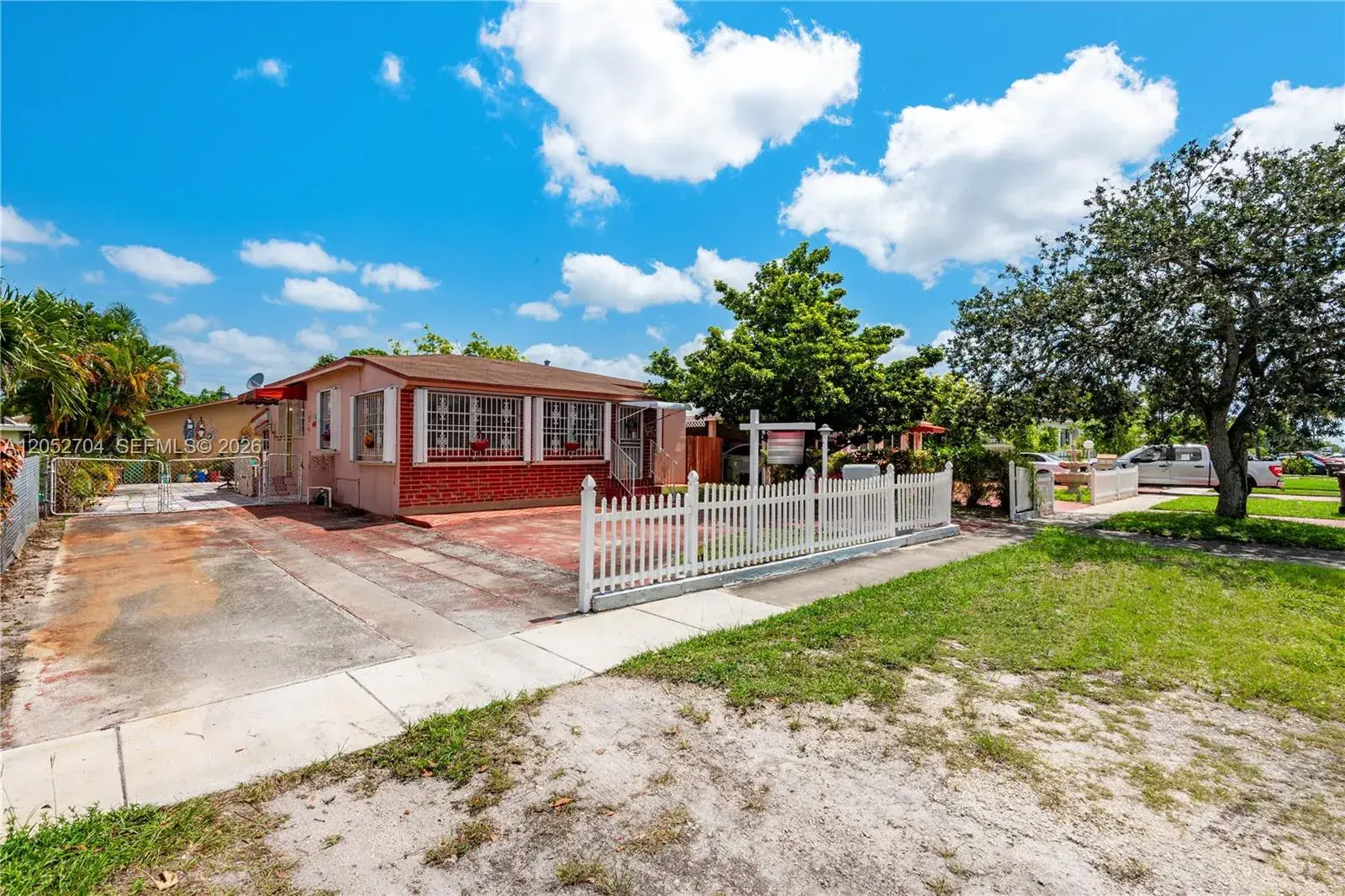 225 E 43rd St, Hialeah FL 33013