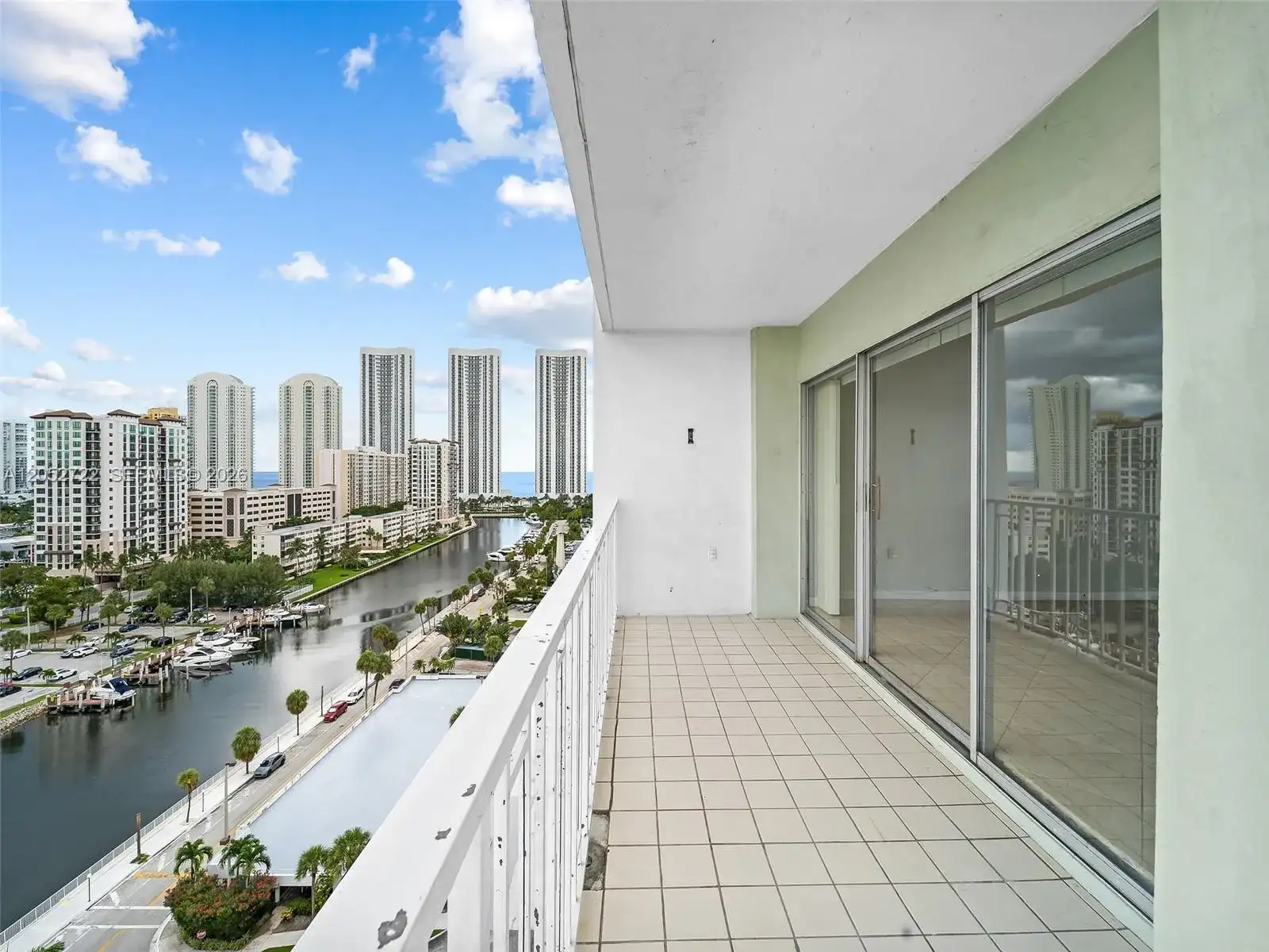 500 Bayview Dr # 1421, Sunny Isles Beach FL 33160 photo 3