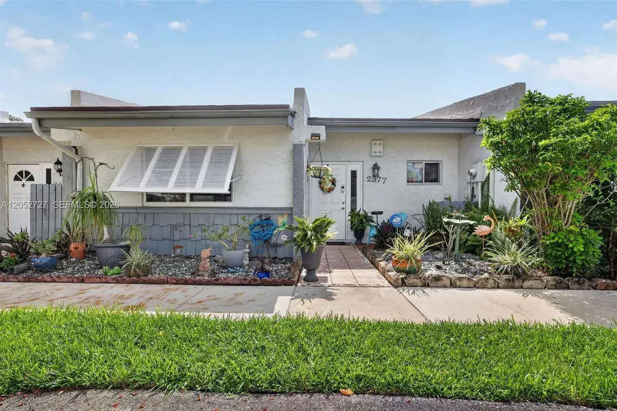 2377 N 37th Ave, Hollywood FL 33021