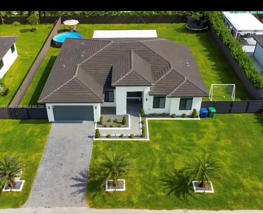 13218 SW 230th st, Miami FL 33170 photo 2