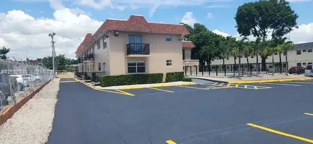 1015 NW 45th Ave # 102, Miami FL 33126 photo 3