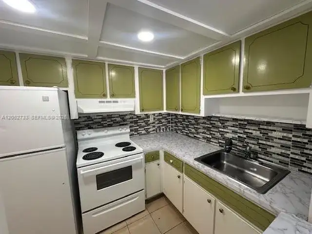 1015 NW 45th Ave # 102, Miami FL 33126 photo 5