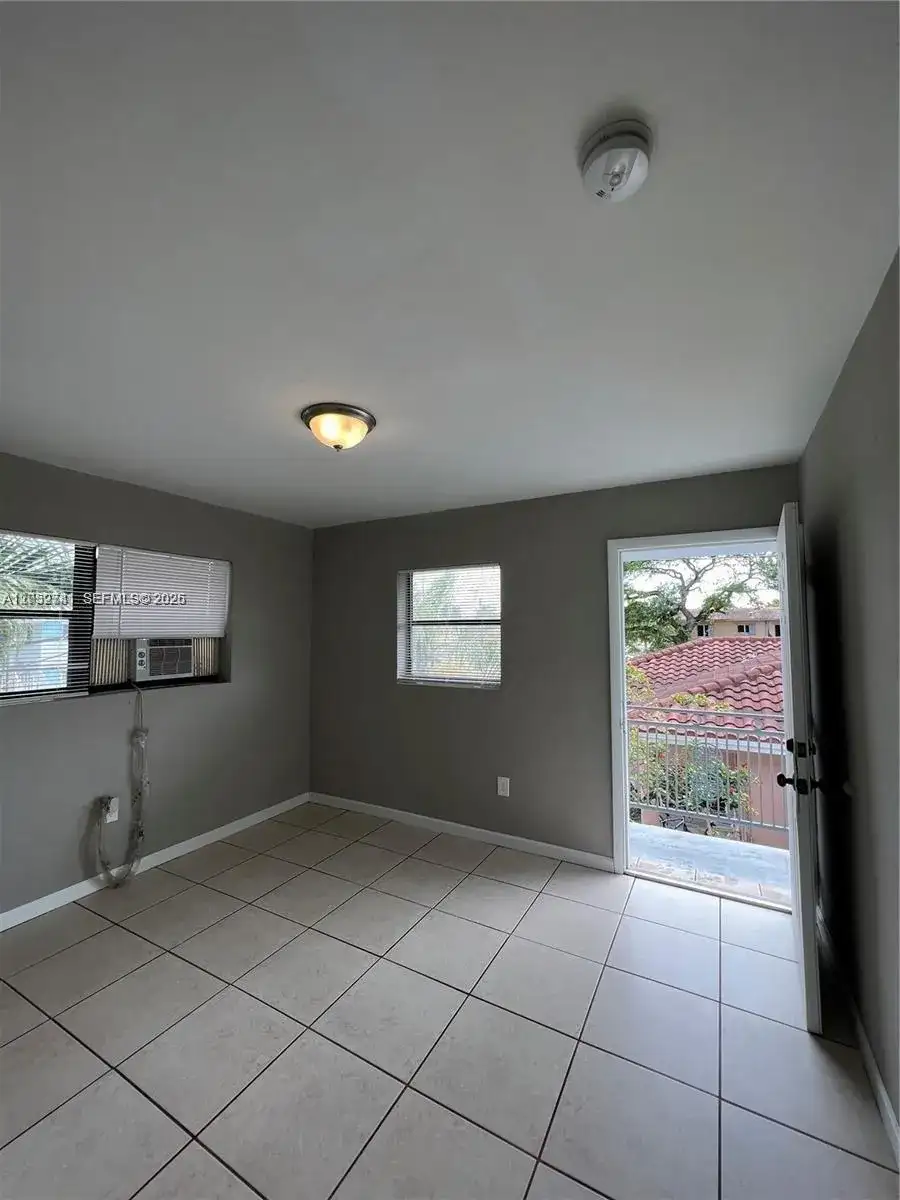 1286 NW 59th St, Miami FL 33142 photo 2