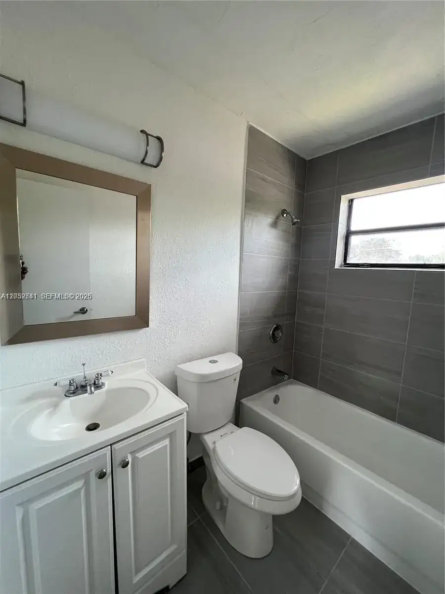 1286 NW 59th St, Miami FL 33142 photo 5