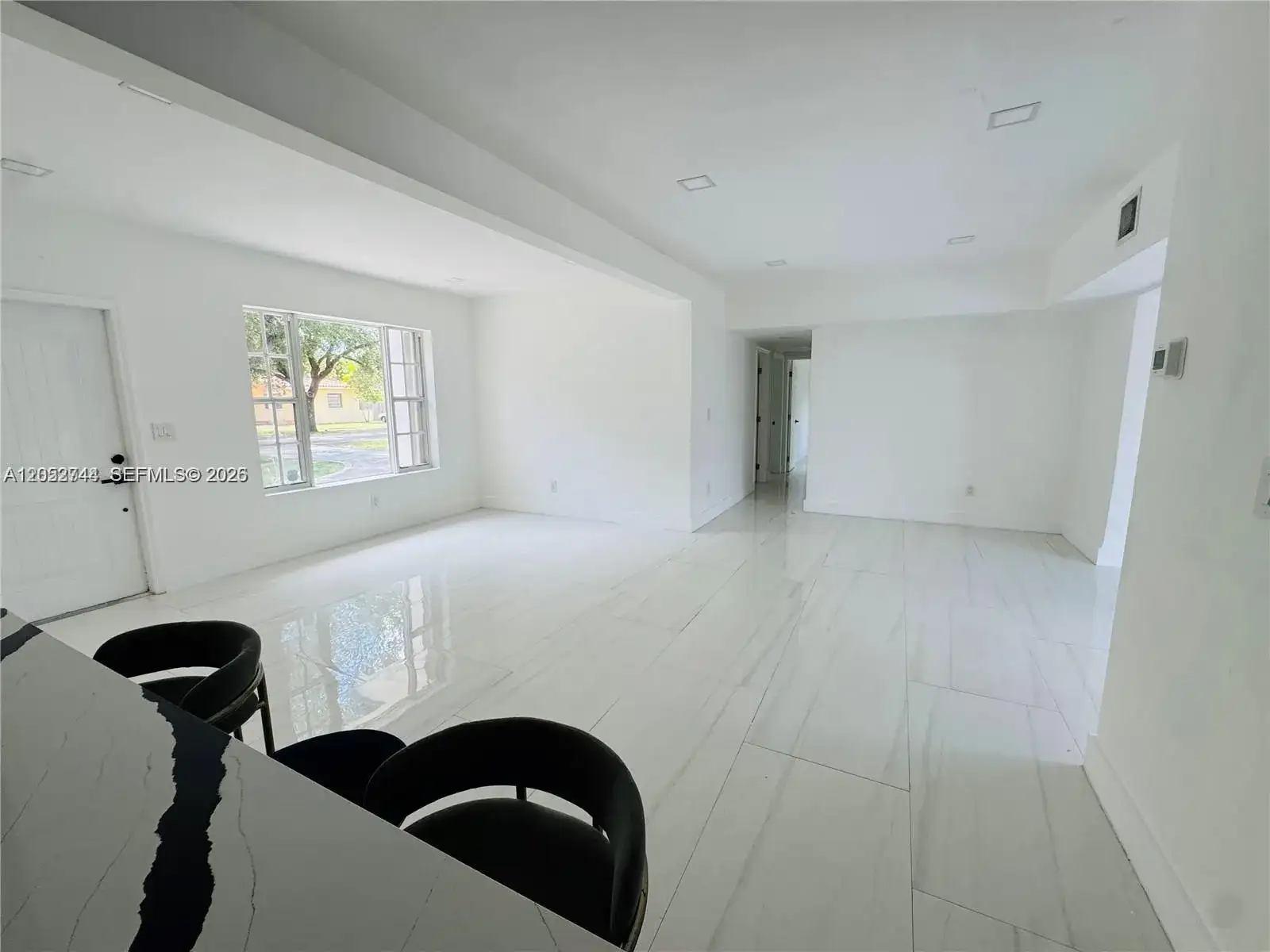 516 La Villa Dr, Miami Springs FL 33166 photo 5