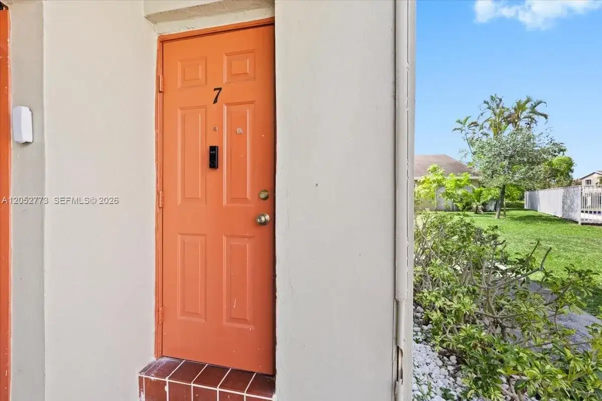 5850 NW 57th Ave # 7, Tamarac FL 33319 photo 2