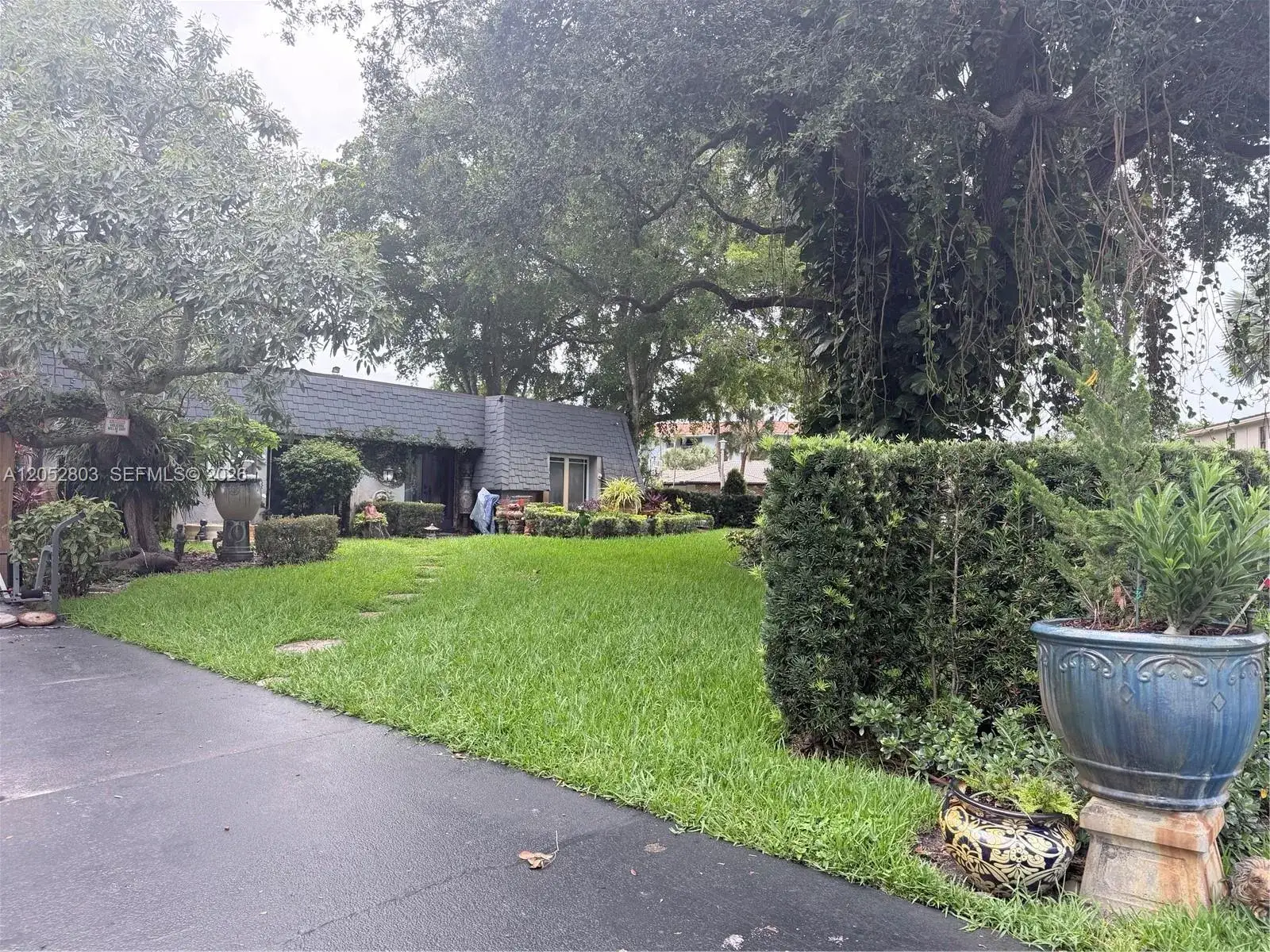 8541 N Lake Dasha Dr, Plantation FL 33324