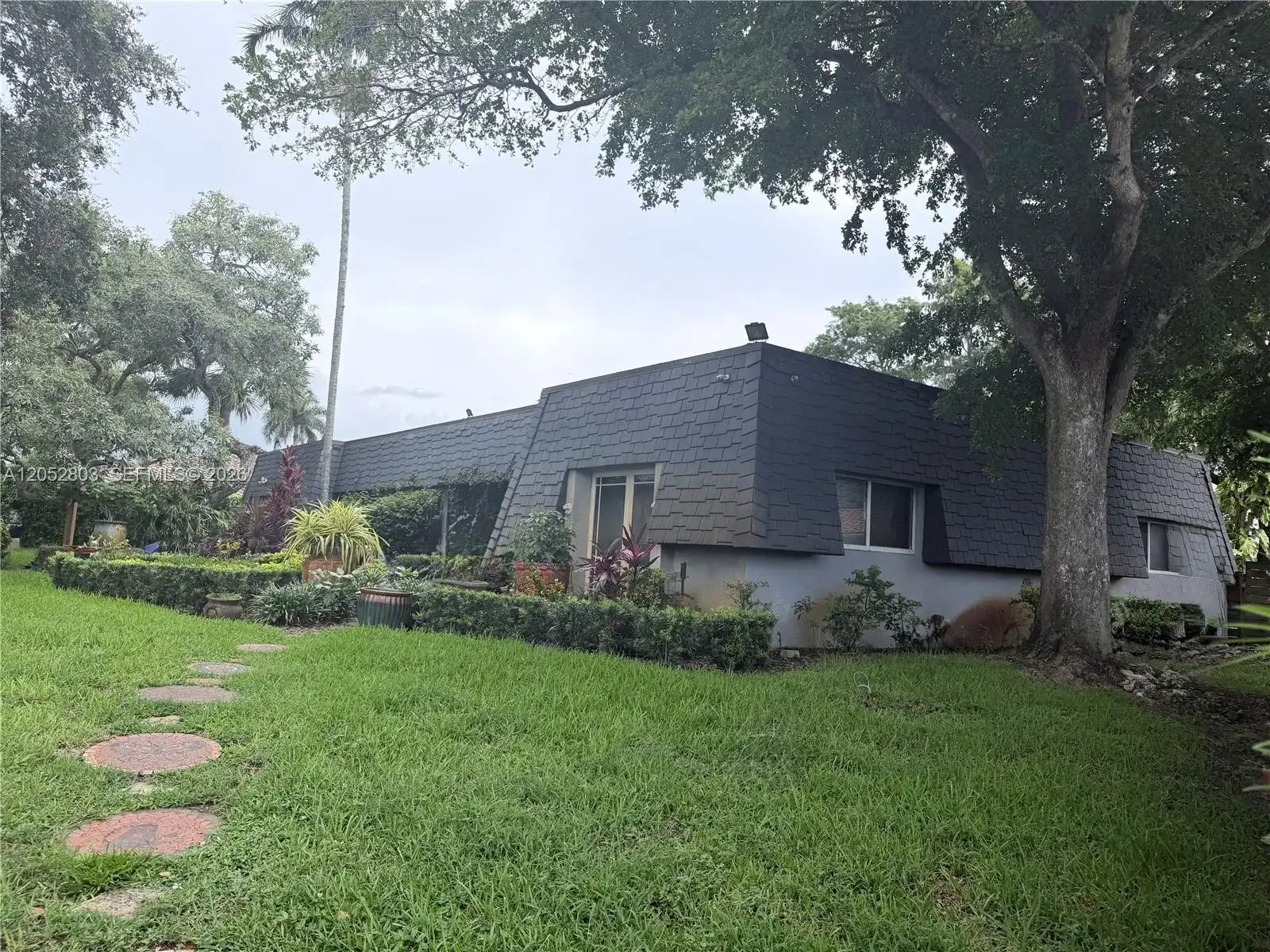 8541 N Lake Dasha Dr, Plantation FL 33324 photo 4