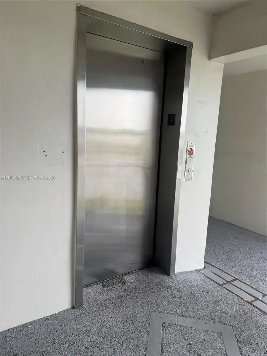 8220 Sunrise Lakes Blvd # 309, Sunrise FL 33322