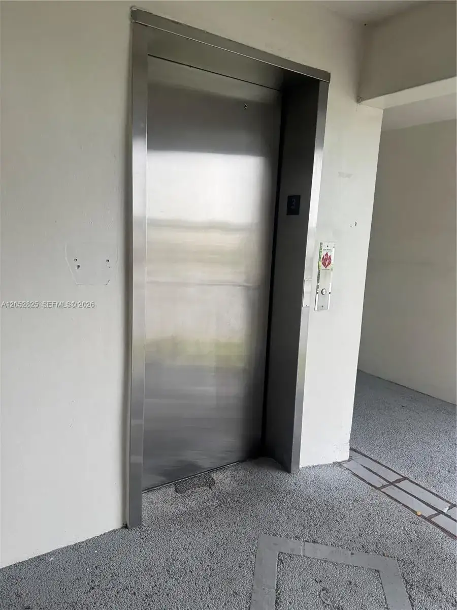 8220 Sunrise Lakes Blvd # 309, Sunrise FL 33322