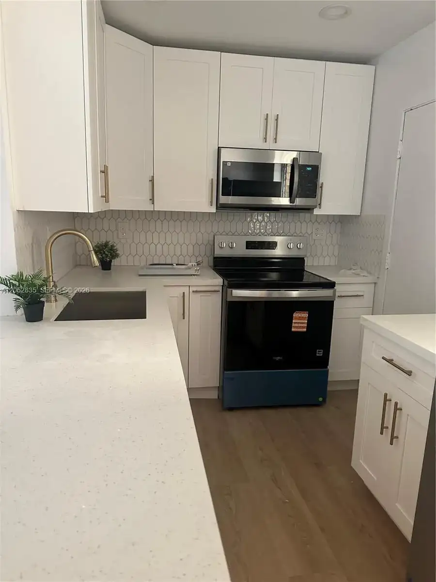 9175 SW 77th Ave # 304, Miami FL 33156 photo 2