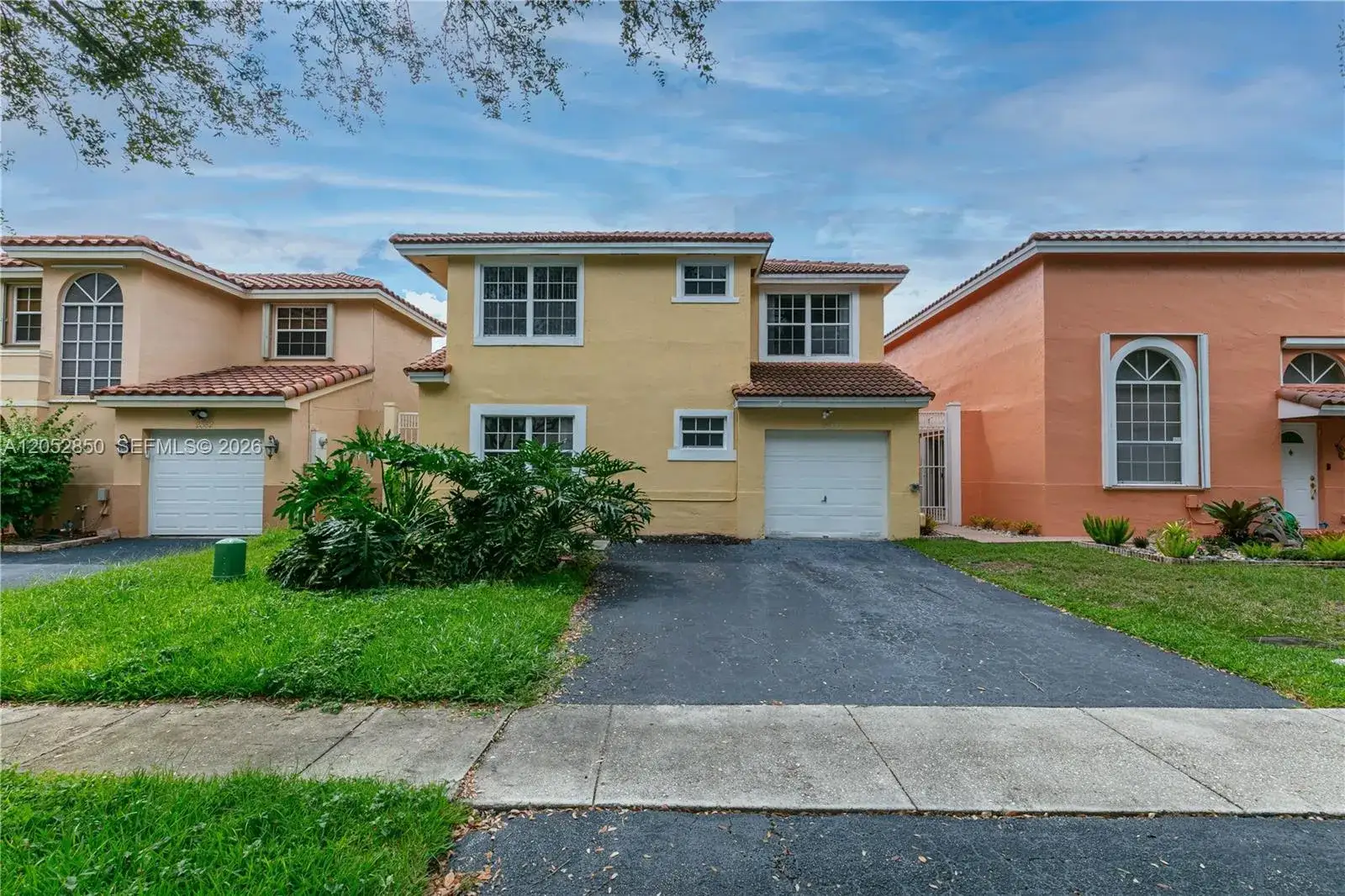 2592 W Saratoga Dr, Cooper City FL 33026