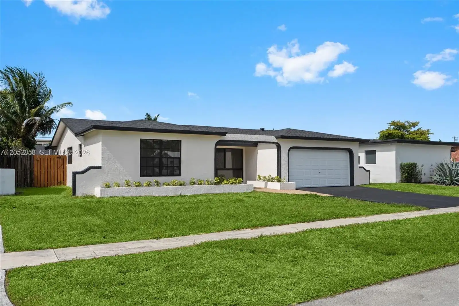 10171 NW 24th St, Sunrise FL 33322 photo 3