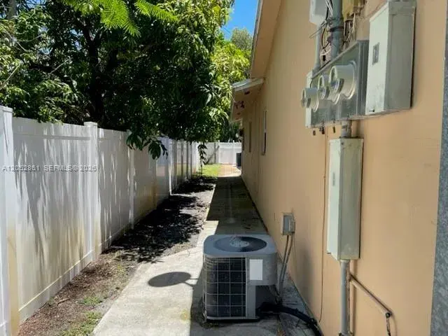 1912 Jefferson St # 2, Hollywood FL 33020
