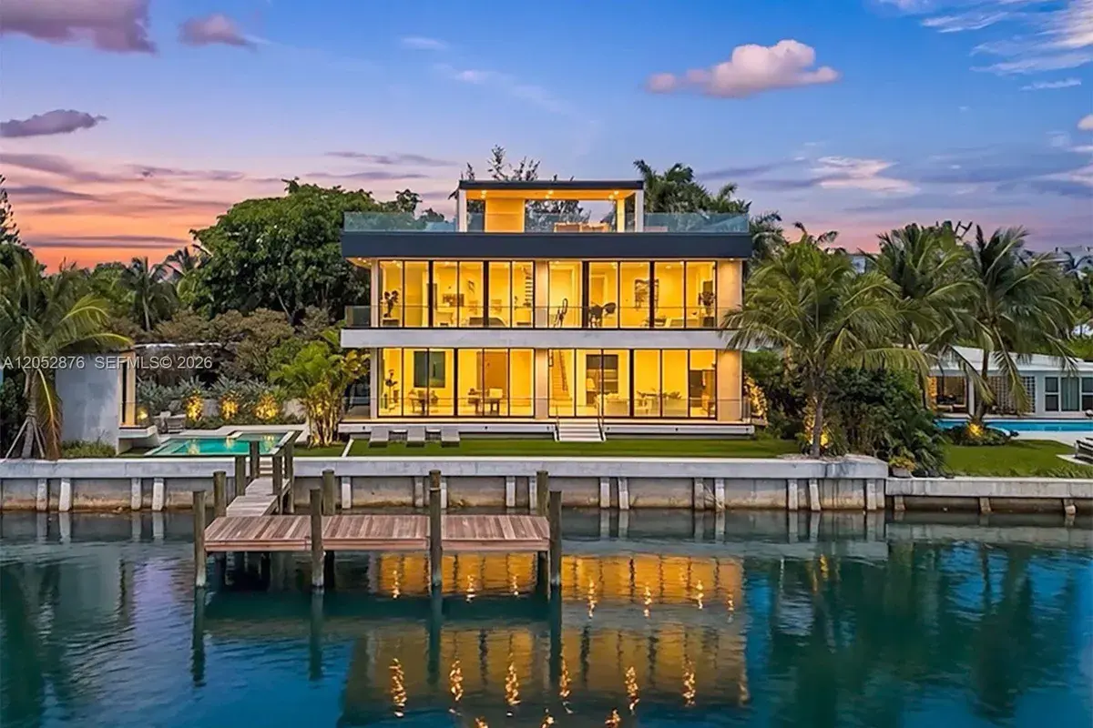 1141 N Biscayne Point Rd, Miami Beach FL 33141
