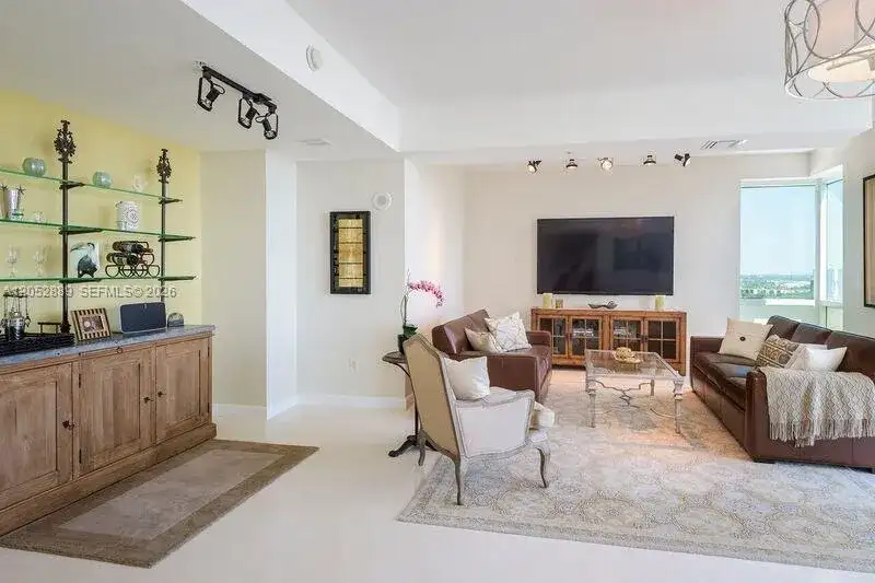 19400 Turnberry Way, Aventura FL 33180 photo 4