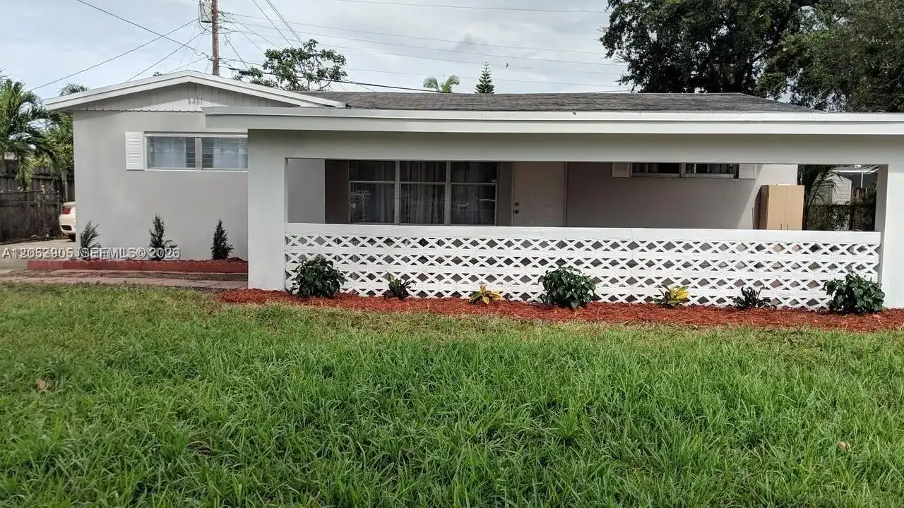 6461 Evans St, Hollywood FL 33024