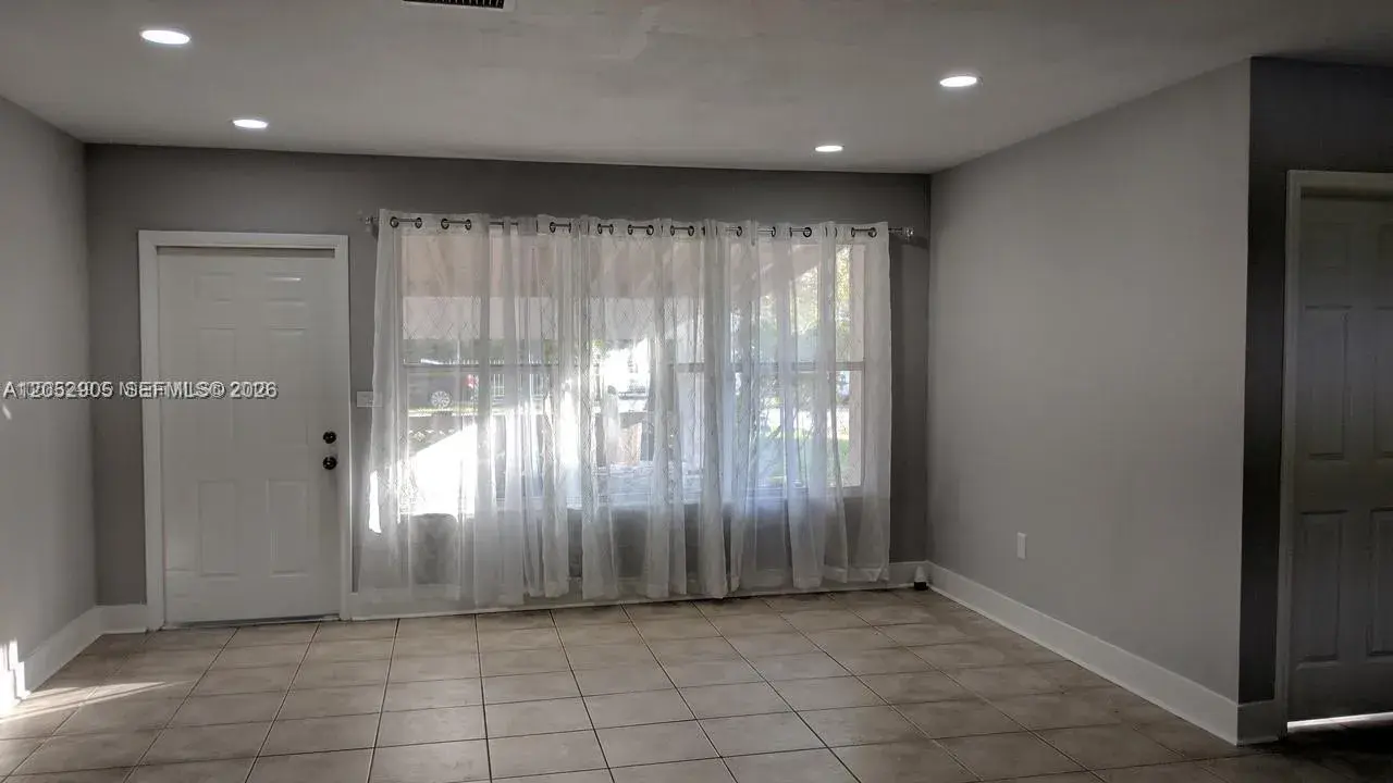 6461 Evans St, Hollywood FL 33024