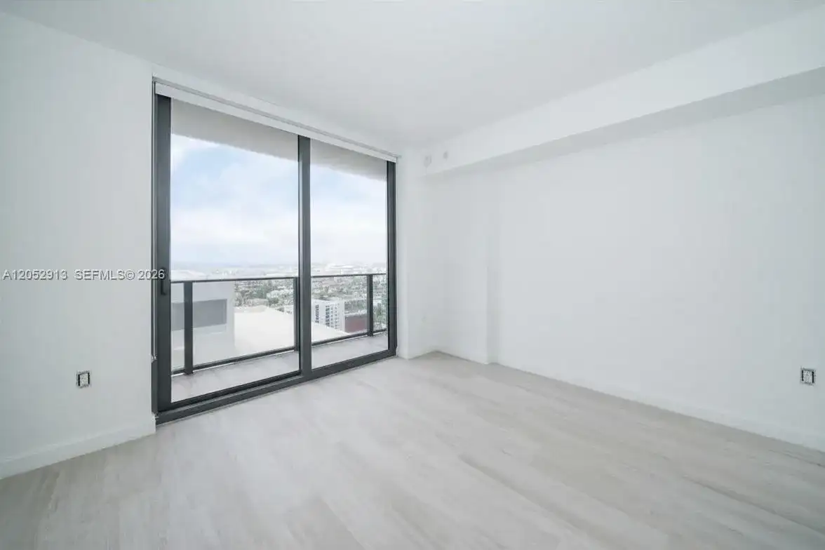 55 SW 9th St # 3207, Miami FL 33130 photo 5