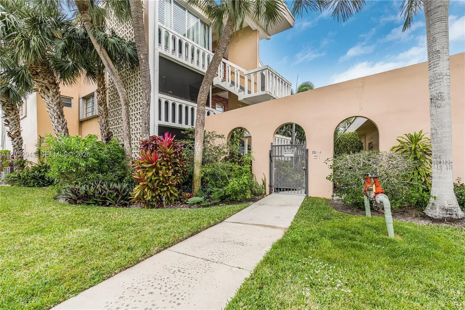 201 NE 14th Ave # 8C, Hallandale Beach FL 33009 photo 2