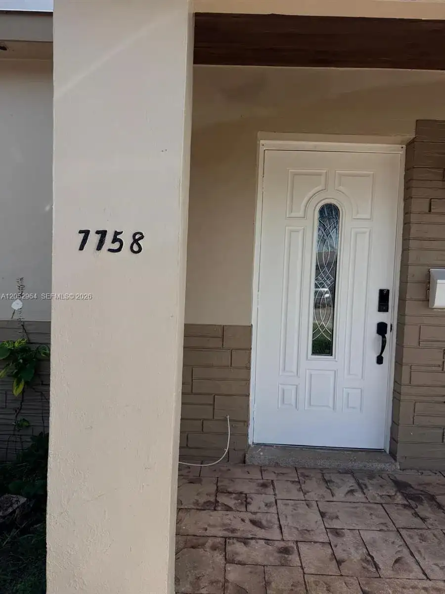 7758 Indigo St, Miramar FL 33023 photo 5
