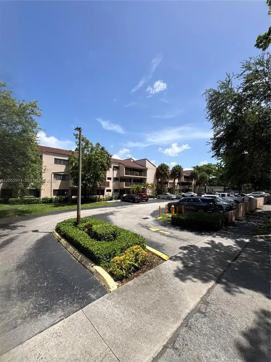 6305 Gage Pl # 309A, Miami Lakes FL 33014 photo 2