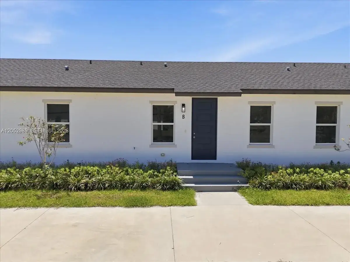 195 Rotonda Blvd W # B, Port Charlotte FL 33947