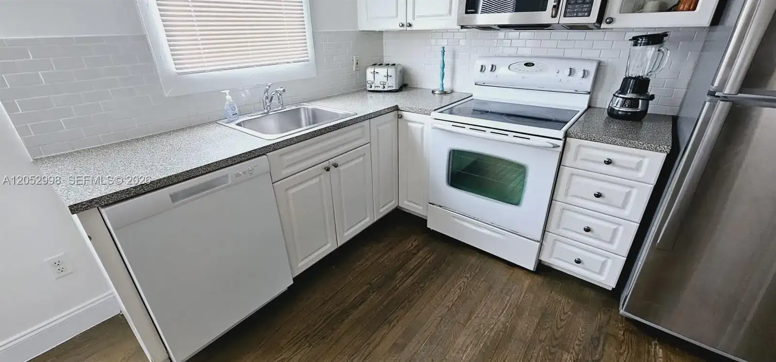 842 Meridian Ave # 3D, Miami Beach FL 33139 photo 3