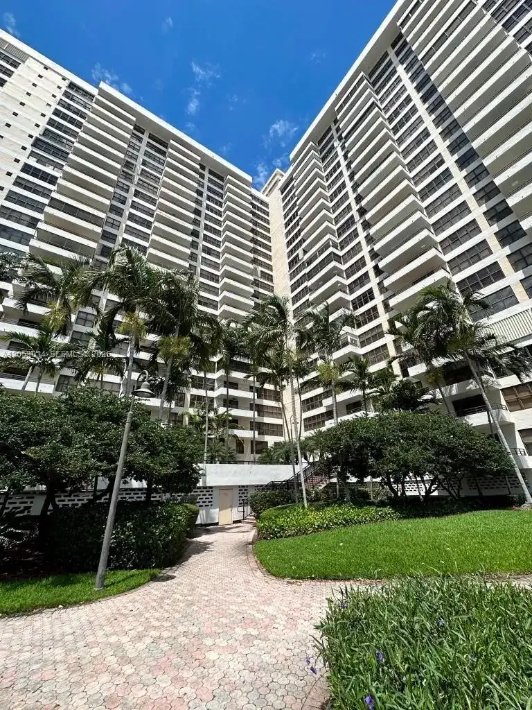 600 Three Islands Blvd # 317, Hallandale Beach FL 33009