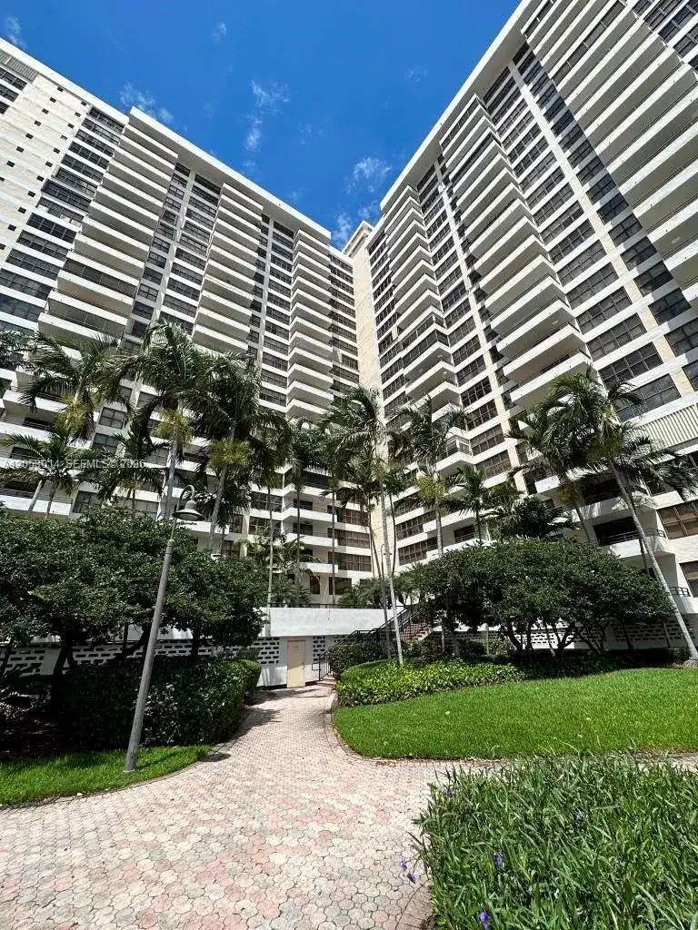 600 Three Islands Blvd # 317, Hallandale Beach FL 33009