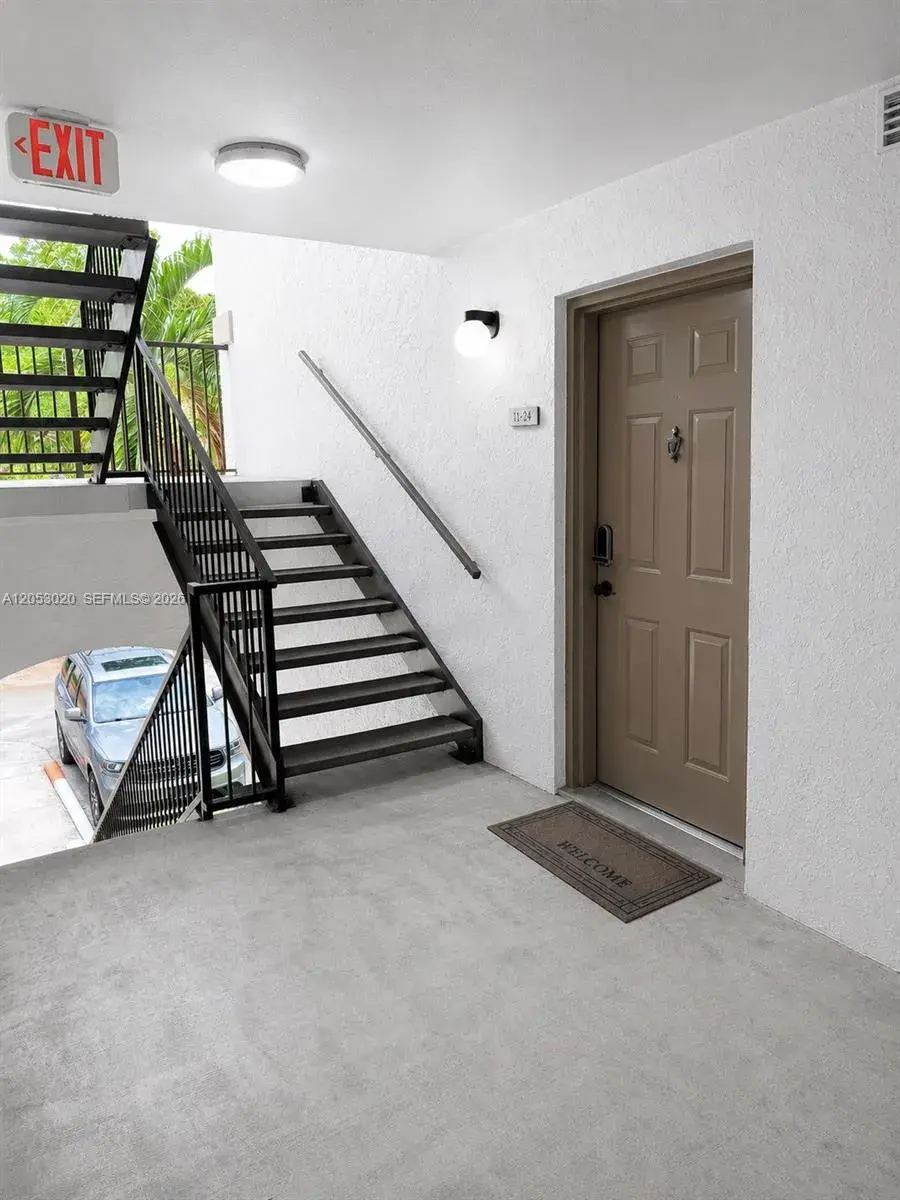 530 S Park Rd # 11, Hollywood FL 33021