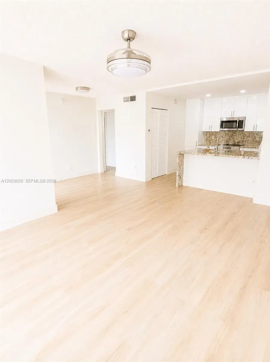 530 S Park Rd # 11, Hollywood FL 33021