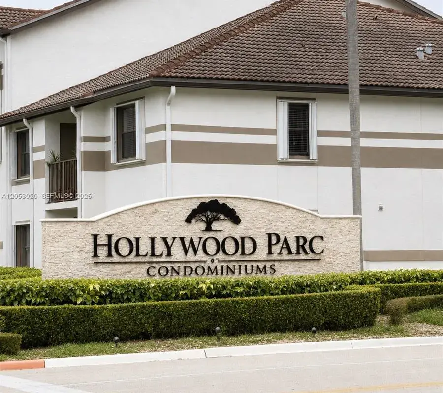 530 S Park Rd # 11, Hollywood FL 33021