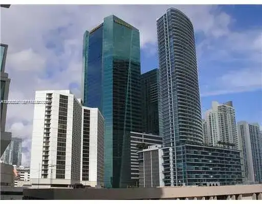 41 SE 5th St # 402, Miami FL 33131 photo 2