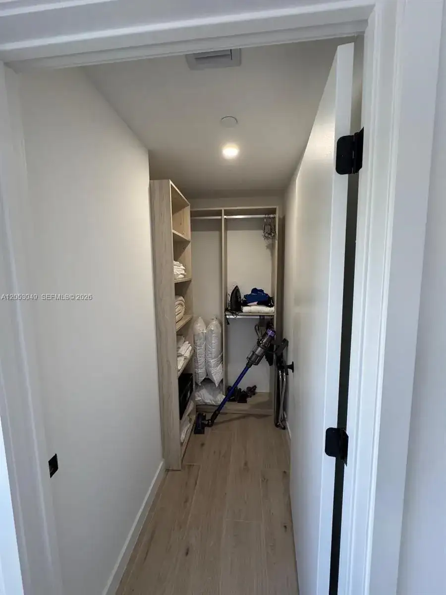 225 N MIAMI AVE # 302, Miami FL 33128 photo 5
