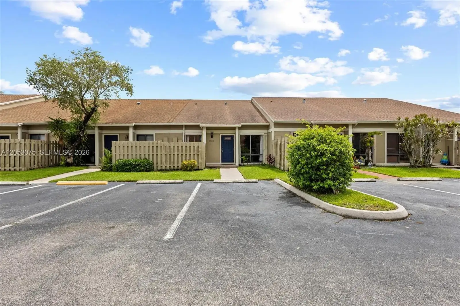11166 NW 37th St, Sunrise FL 33351